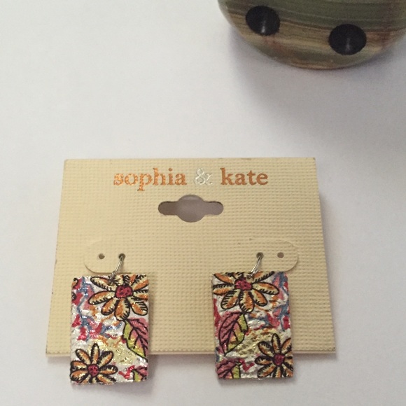Sophia & Kate Jewelry - Sophia & Kate multi color floral fashion earrings